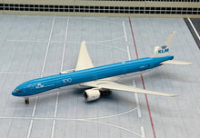 Load image into Gallery viewer, Phoenix 1/400 KLM Royal Dutch Airlines Boeing 777-300ER PH-BVR 100 years
