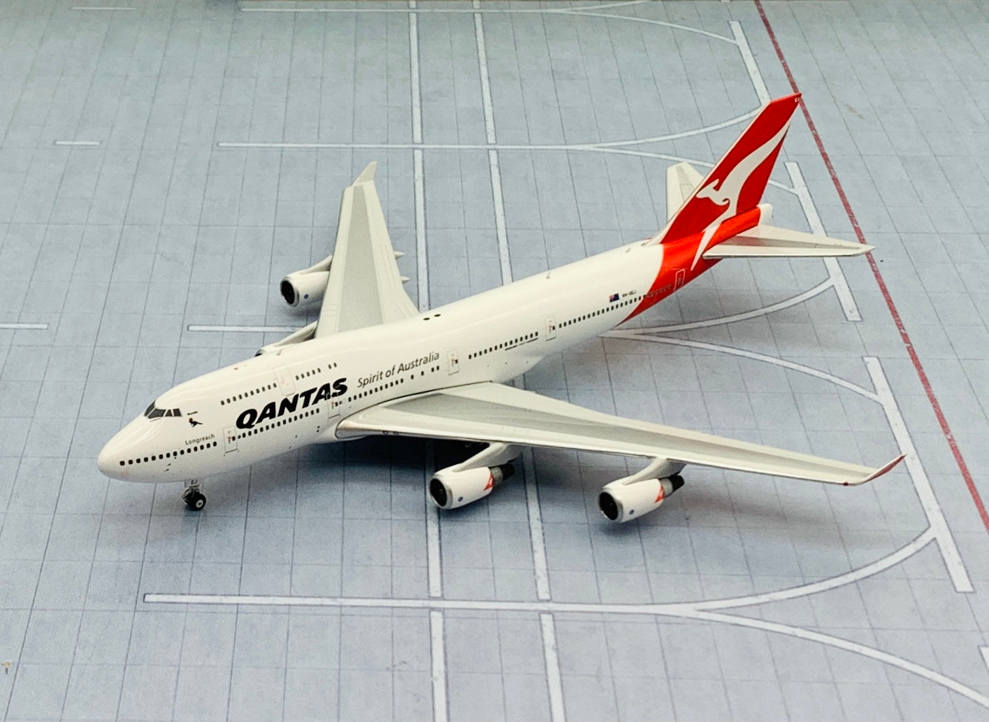 Phoenix Models 1/400 Qantas Airways Boeing 747-400ER VH-OEJ Farewell