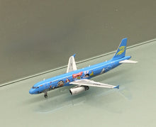 Load image into Gallery viewer, Phoenix 1/400 Capital Airlines Airbus A320 Paul Frank B-6725
