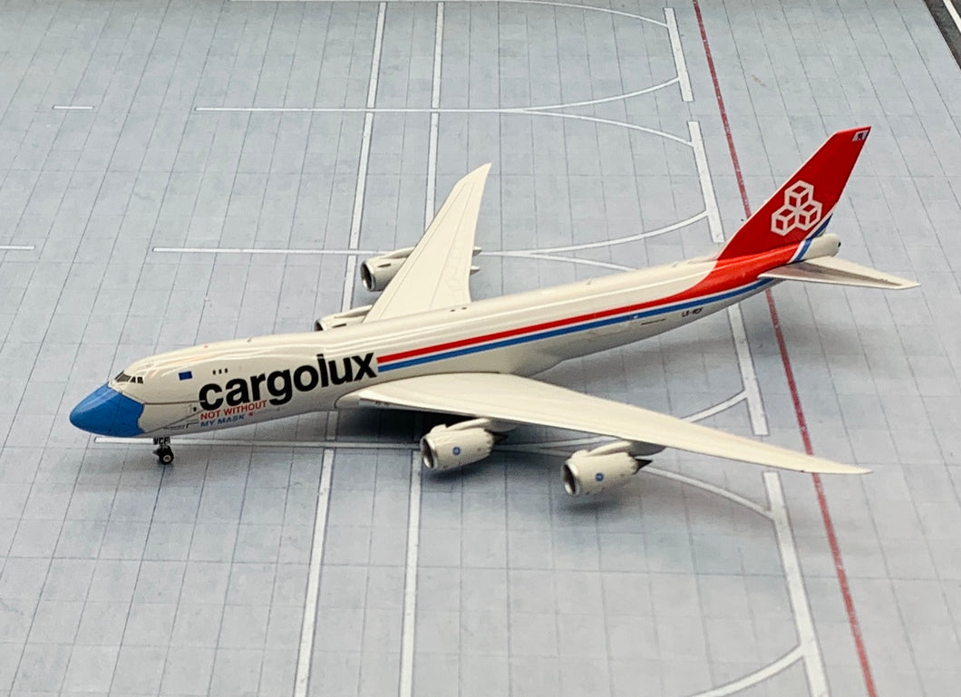 Phoenix Models 1/400 Cargolux Boeing 747-8F LX-VCF Not Without my mask