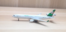 Load image into Gallery viewer, Phoenix 1/400 Eva Air McDonnell Douglas MD-11 B-16102

