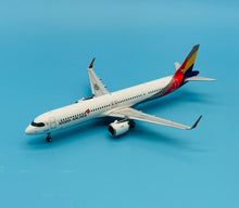 Load image into Gallery viewer, JC Wings 1/200 Asiana Airlines Airbus A321neo HL8364
