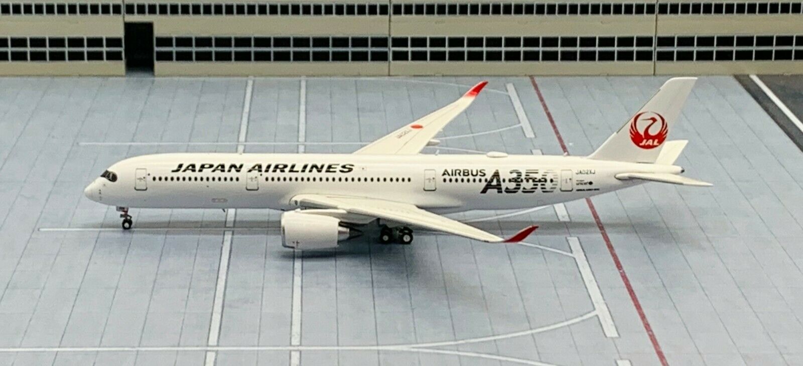 JC Wings 1/400 JAL Japan Airlines Airbus A350-900 JA02XJ – First