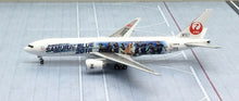 Load image into Gallery viewer, JC Wings 1/400 JAL Japan Airlines Boeing 777-200 JA8979 Samurai Blue
