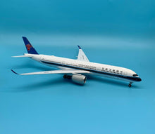 Load image into Gallery viewer, JC Wings 1/200 China Southern Airbus A350-900 B-308T
