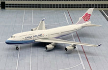 Load image into Gallery viewer, Phoenix 1/400 China Airlines Boeing 747-400 B-18215
