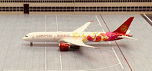Load image into Gallery viewer, Phoenix 1/400 Juneyao Airlines Boeing 787-9 B-20D1
