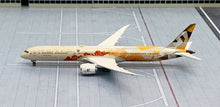 Load image into Gallery viewer, Phoenix 1/400 Etihad Airways Boeing 787-10 A6-BMD Choose China
