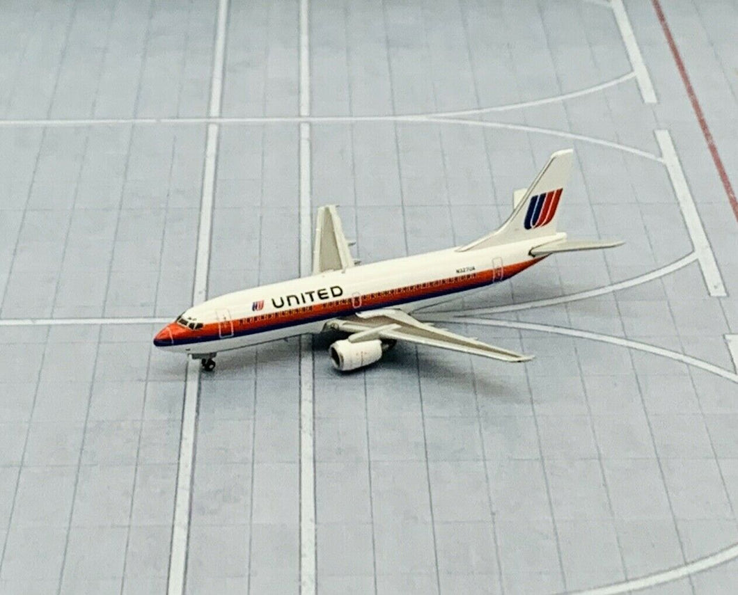 Gemini Jets 1/400 United Airlines Boeing 737-300 N327UA