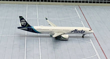 Load image into Gallery viewer, Gemini Jets 1/400 Alaska Airlines Airbus A321neo N928VA
