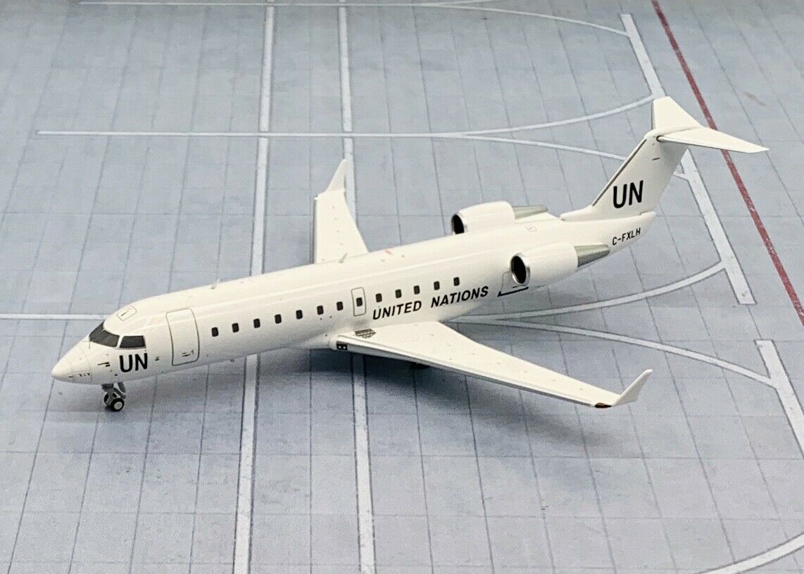 NG Model 1/200 United Nations UN Bombardier CRJ-200 C-FXLH – First