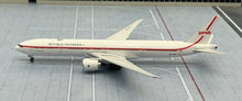 Load image into Gallery viewer, Phoenix 1/400 Republik Indonesia Boeing 777-300ER PK-GIG
