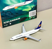Load image into Gallery viewer, Phoenix 1/400 Icelandair Boeing 737-8 MAX TF-ICU w/ scimatar
