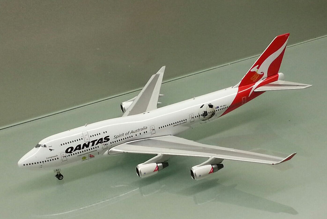 Phoenix 1/400 Qantas Airways Boeing 747-400 VH-OEJ World Cup