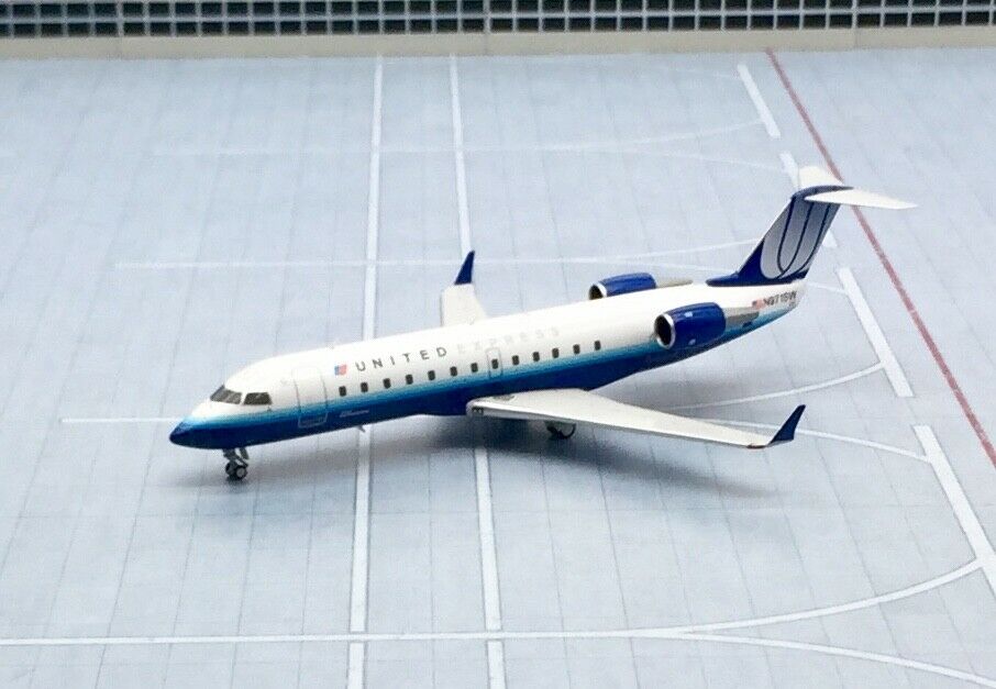 NG models 1/200 United Express Bombardier CRJ-200LR N971SW