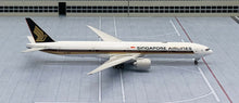 Load image into Gallery viewer, Phoenix 1/400 Singapore Airways Boeing 777-300ER 9V-SNC
