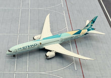 Load image into Gallery viewer, JC Wings 1/400 Etihad Airways Boeing 787-10 A6-BMH flaps down
