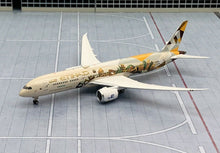 Load image into Gallery viewer, Phoenix 1/400 Etihad Airways Boeing 787-9 A6-BLH Choose Italy metal model
