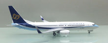 Load image into Gallery viewer, JC Wings 1/200 Mandarin Airlines Boeing 737-800 B-18659
