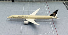 Load image into Gallery viewer, JC Wings 1/400 Saudi Arabian Airlines Boeing 787-10 HZ-AR24 flaps down model
