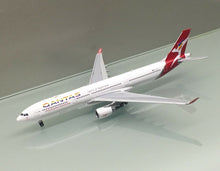 Load image into Gallery viewer, JC Wings 1/400 Qantas Airways Airbus A330-300 VH-QPJ Rainbow Roo
