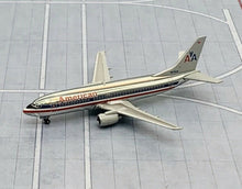 Load image into Gallery viewer, JC Wings 1/400 American Airlines Boeing 737-300 N678AA
