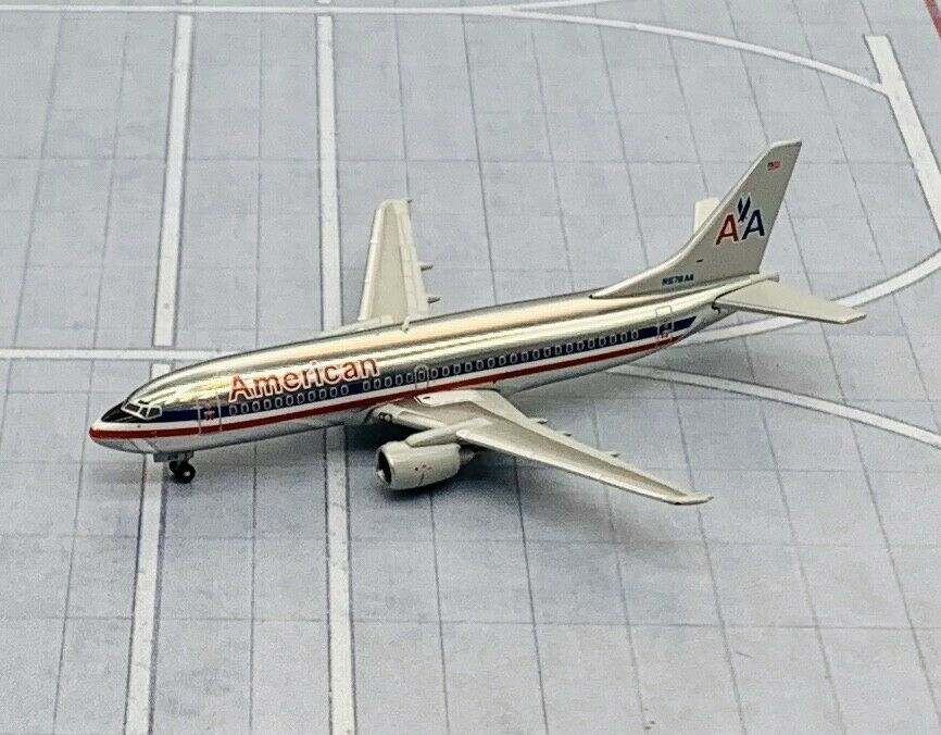 JC Wings 1/400 American Airlines Boeing 737-300 N678AA