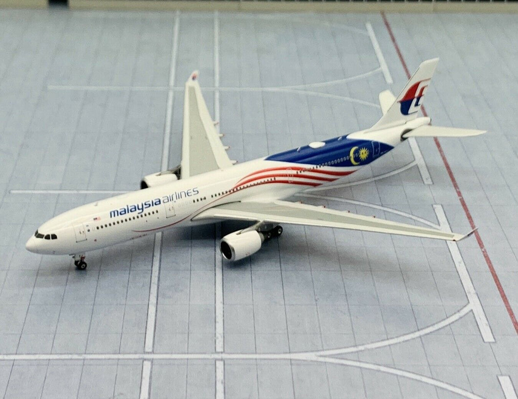 Phoenix 1/400 Malaysia Airlines A330-300 9M-MTJ