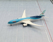 Load image into Gallery viewer, Gemini Jets 1/400 TUI Airways Boeing 787-9 G-TUIM
