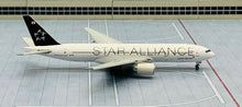 Load image into Gallery viewer, JC Wings 1/400 Asiana Airlines Boeing 777-200ER Star Alliance HL7732 Flaps Down
