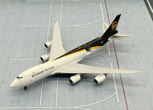 Load image into Gallery viewer, Gemini Jets 1/400 UPS Boeing 747-8F N606UP Interactive Series
