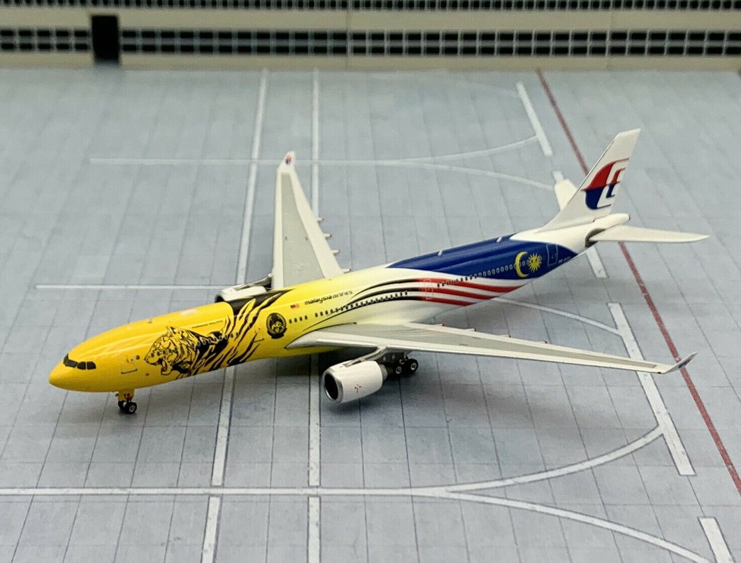 Phoenix 1/400 Malaysia Airlines A330-300 9M-MTG Tiger