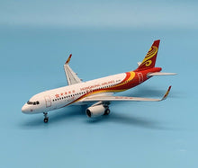 Load image into Gallery viewer, JC Wings 1/200 Hong Kong Airlines Airbus A320 B-LPO
