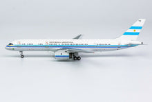 Load image into Gallery viewer, NG models 1/400 Fuerza Aerea Argentinas Boeing 757-200 T-01
